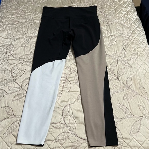 Athleta Elation Asym 7/8 Colorblock Tights Leggings - Picture 7 of 7